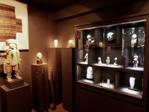 VITRINES GALERIE GHEZELBASCH